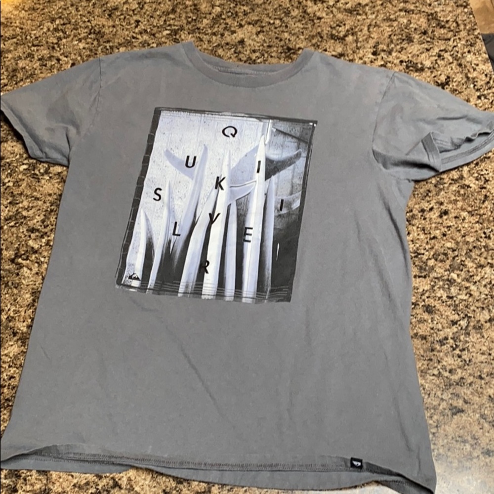 men’s shirts ranges from size small to medium.